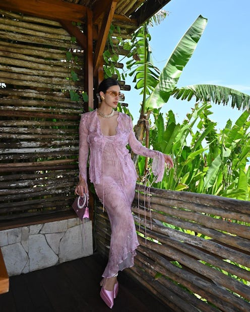 Destination wedding outfits