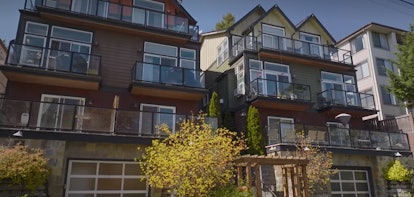 The 'Love Is Blind' apartments are a filming location in Seattle you can visit. 