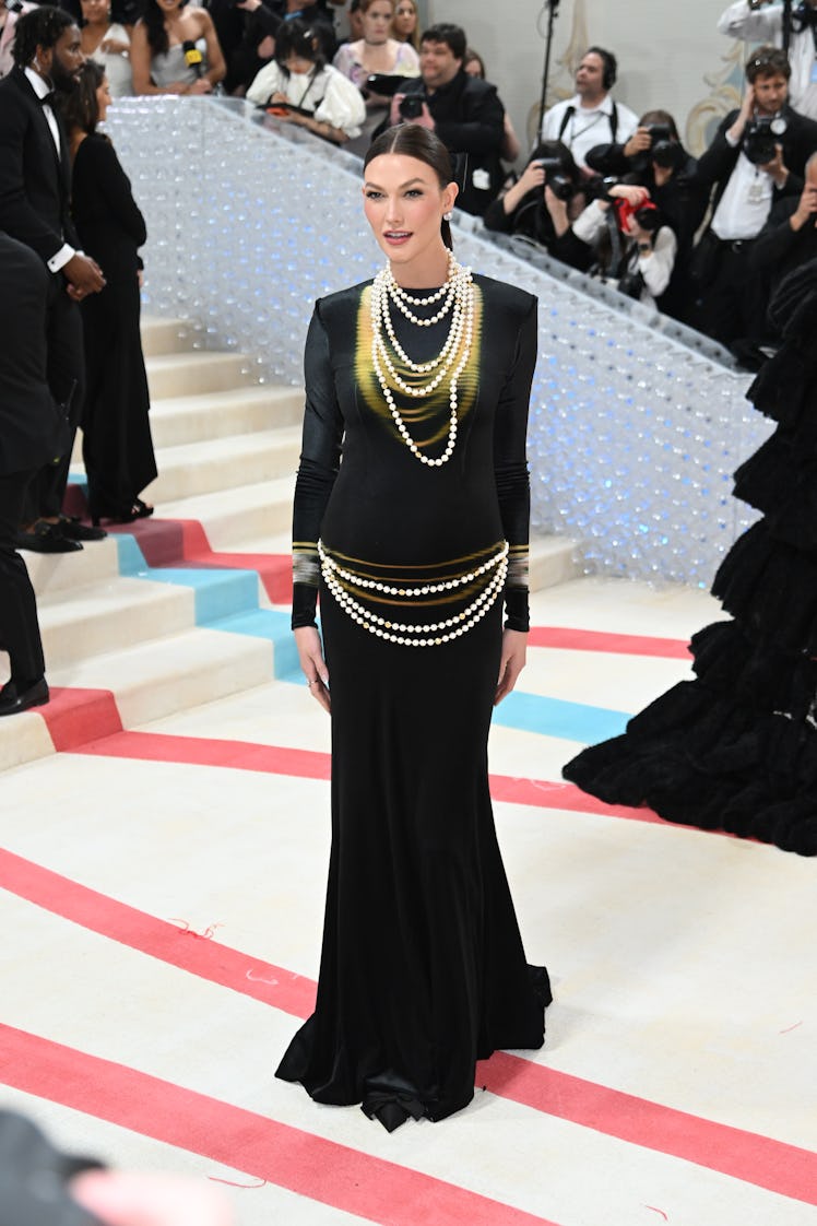  Karlie Kloss attends The 2023 Met Gala Celebrating "Karl Lagerfeld: A Line Of Beauty" at The Metrop...