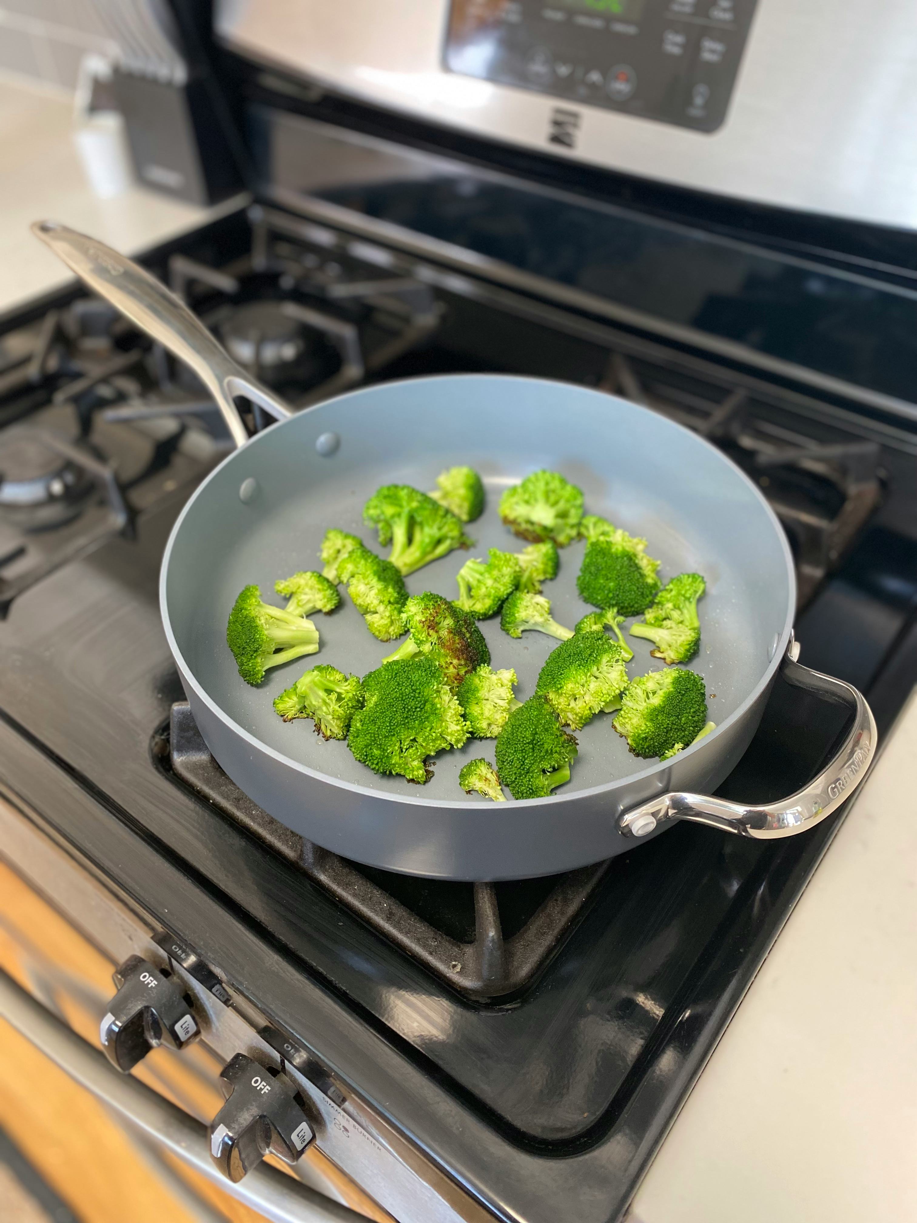 Valencia Pro Ceramic Nonstick 4.5-Qt. Sauté Pan With Lid