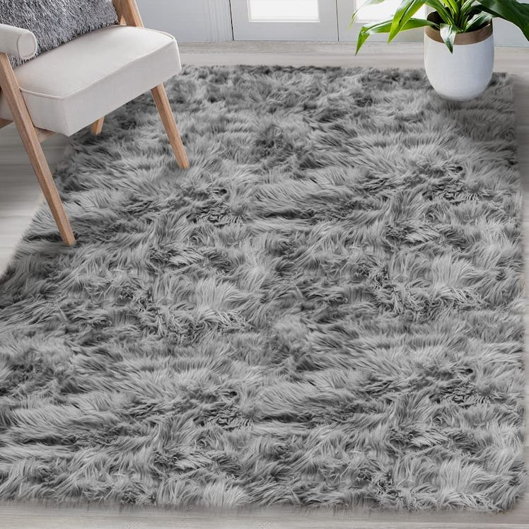 lalaLOOM Soft and Thick Faux Fur Rug