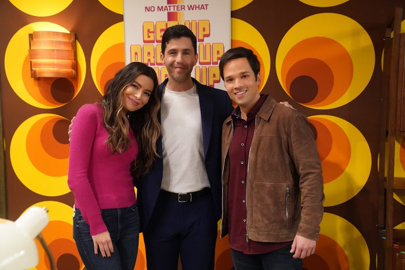 Miranda Cosgrove as Carly, Josh Peck as Paul and Nathan Kress as Freddie, in iCARLY Season 2, via Pa...