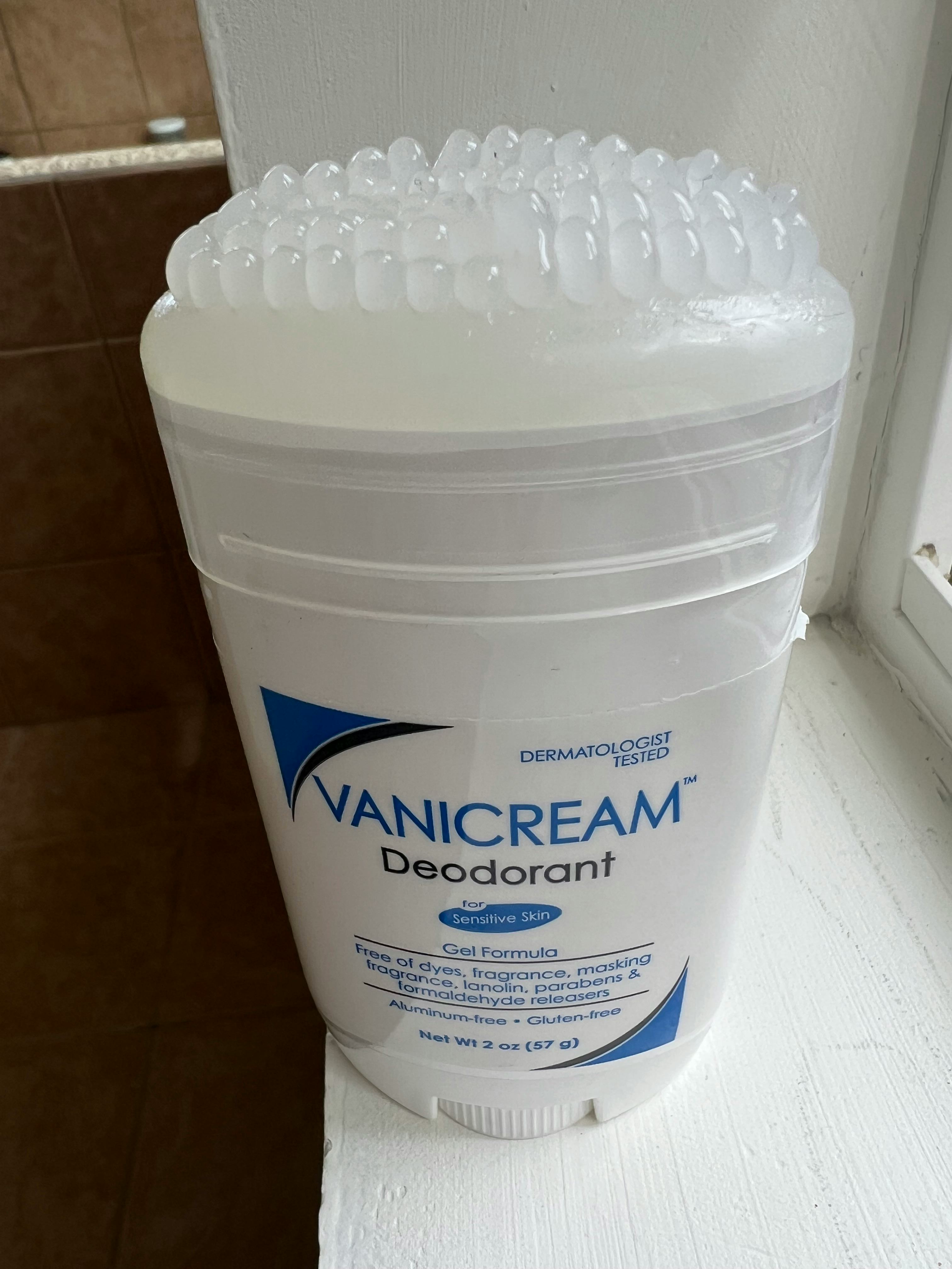 The Best Deodorants That Don't Stain Clothes, Tested & Reviewed