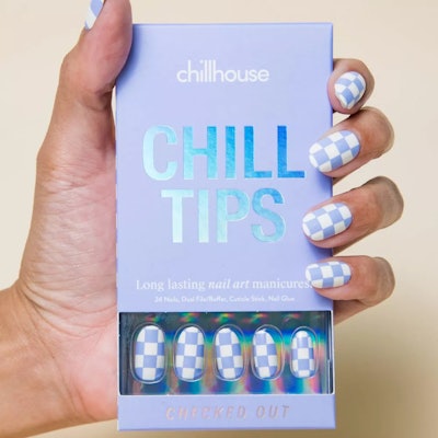 mother's day nail art : purple checkered nails from chill tips