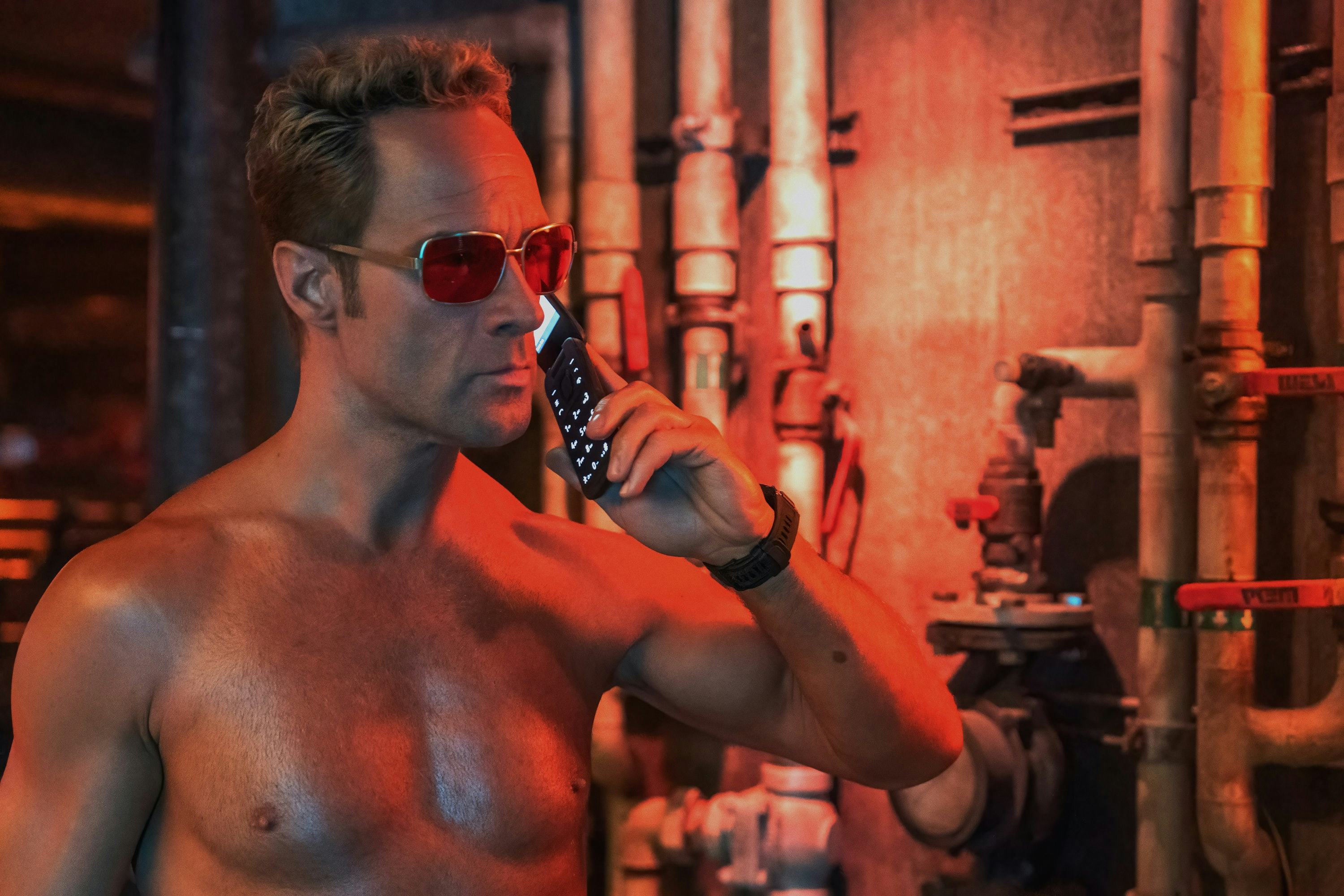 This Guy Is a Fox! How Chris Diamantopoulos Cracked Fatherhood, image size:1200x1200