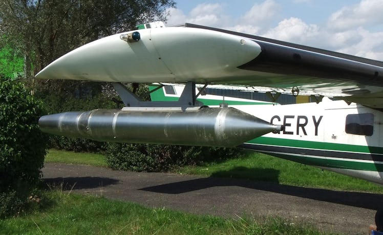 An image of a plane used for cloud seeding.