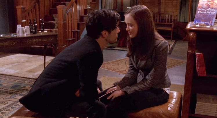 Rory cheats on Logan with Jess in 'Gilmore Girls,' which makes her the real villain on the show. 