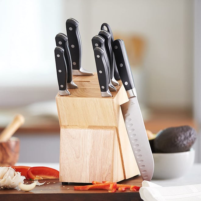 Amazon Basics Premium Kitchen Knife Block Set (9 Pieces)