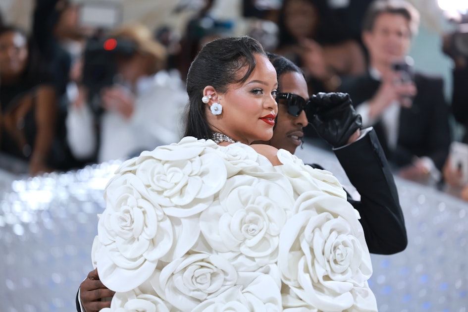 Rihanna's Met Gala 2023 Outfit Change Included A Baby Bump Moment ...