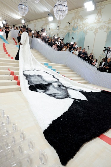eremy Pope در مراسم Met Gala 2023 شرکت می کند "کارل لاگرفلد: خطی از زیبایی" در متروپولی...