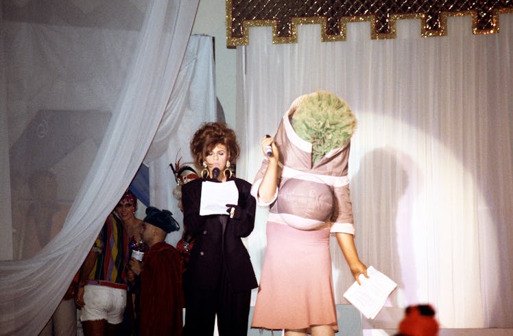 Sandra Bernhard hosting a fundraiser.