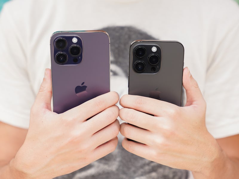 iPhone 14 Pro Max in Deep Purple and iPhone 14 in Space Black