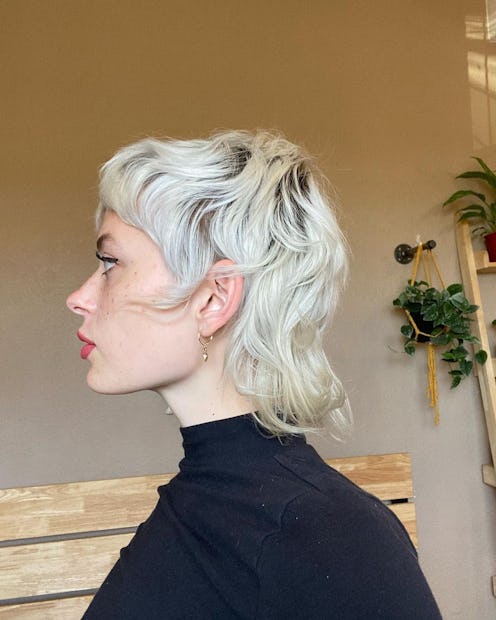 How to grow out a short haircut.