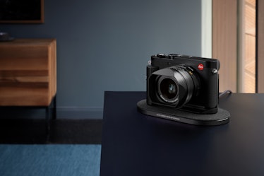 Leica Q3 charging on Leica Charging Pad