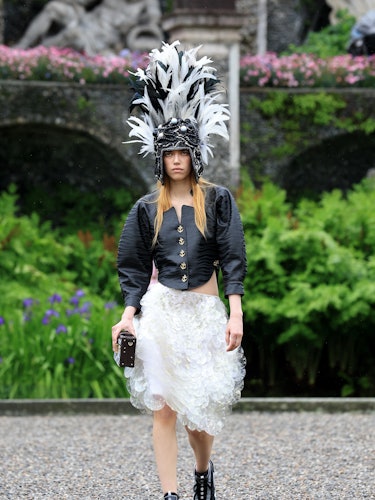 Nicolas Ghesquière Unveils Louis Vuitton Resort 2024 Show On Isola Bella  Vanity Teen 虚荣青年 Lifestyle & New Faces Magazine