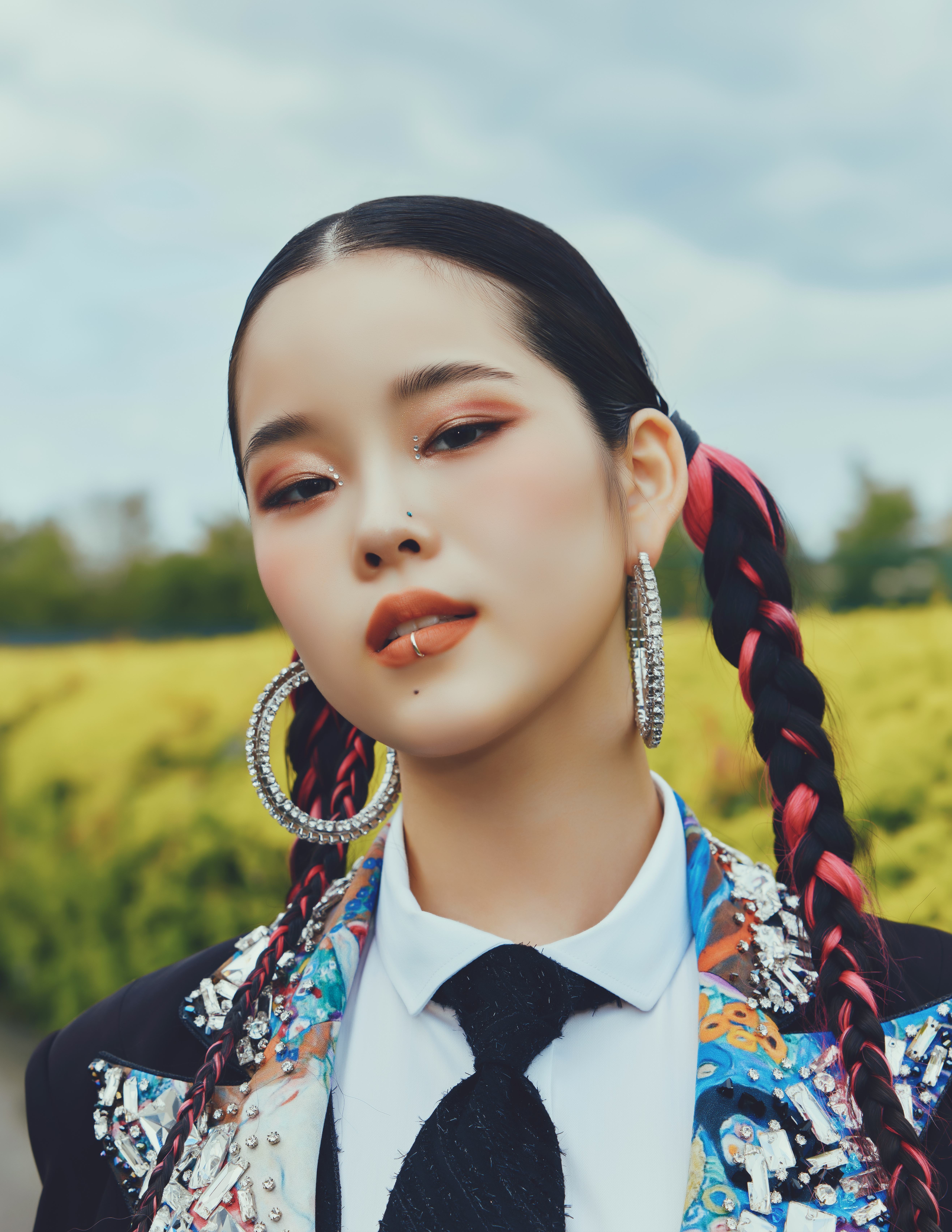 XG On Show Rituals, Personal Style & Favorite Perfumes