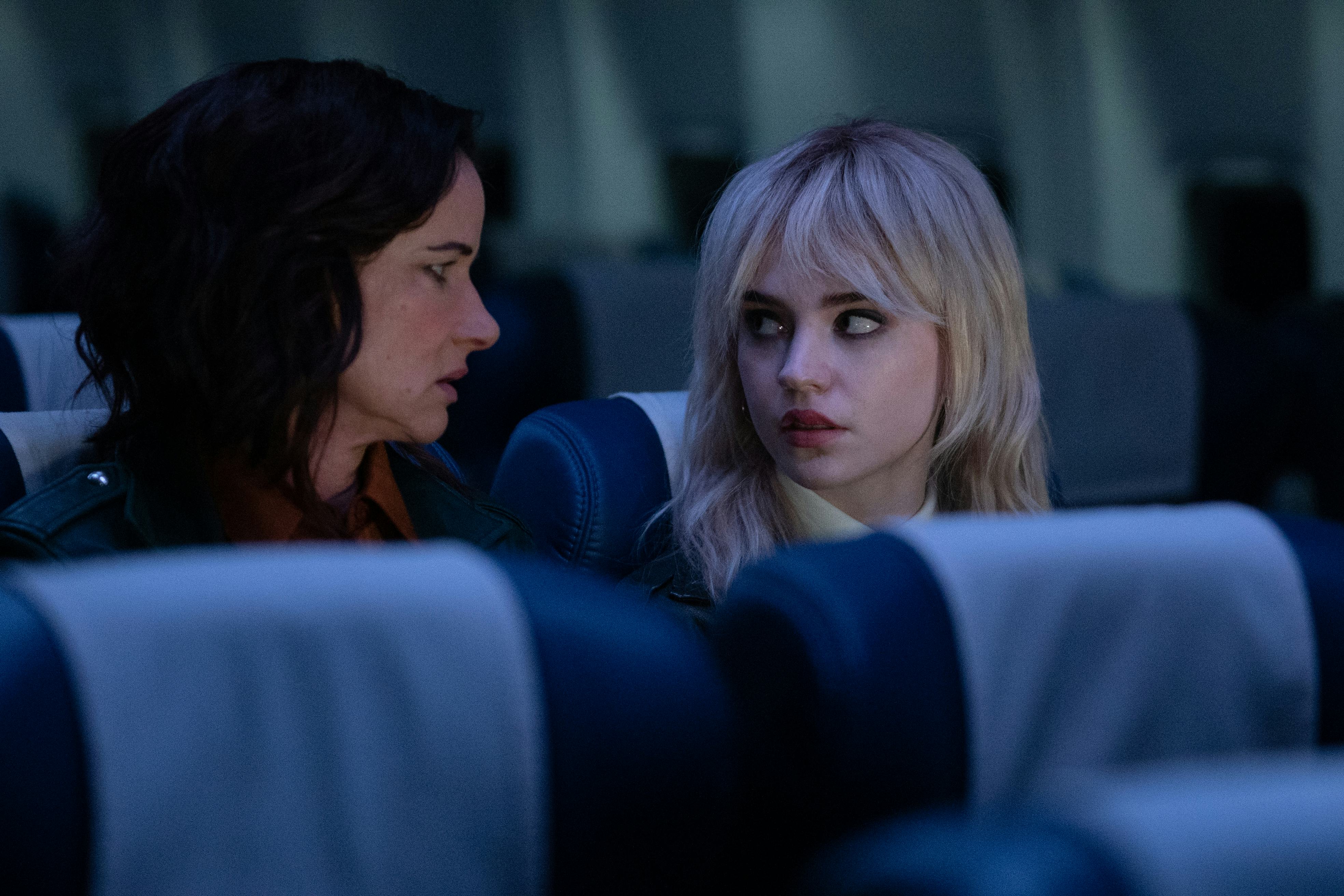 Juliette Lewis as Natalie and Sophie Thatcher as Teen Natalie in the &lsquo;Yellowjackets&rsquo; Season 2 finale&hellip;