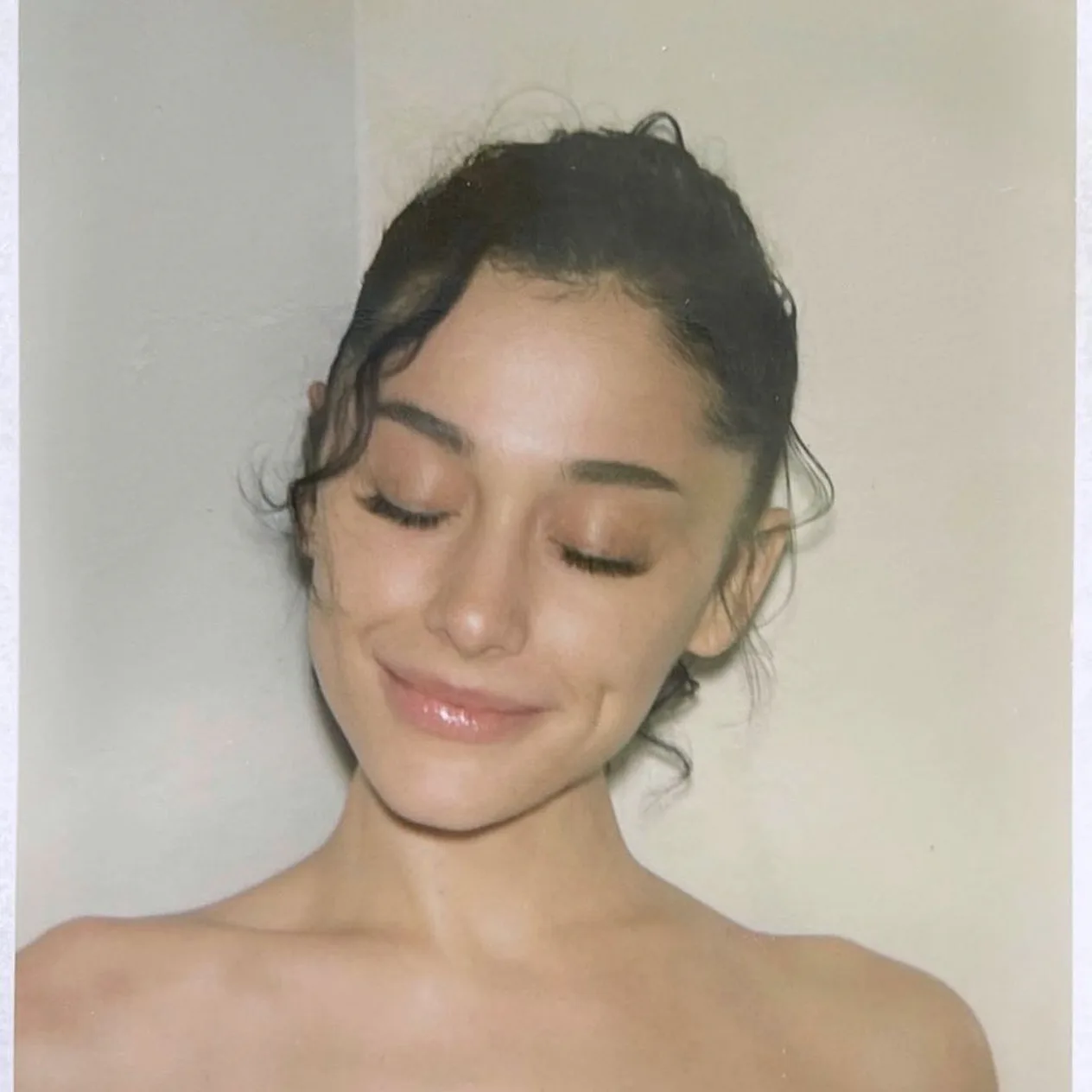 Ariana Grande's Hair Evolution, From Natural Curls To A Red Ponytail