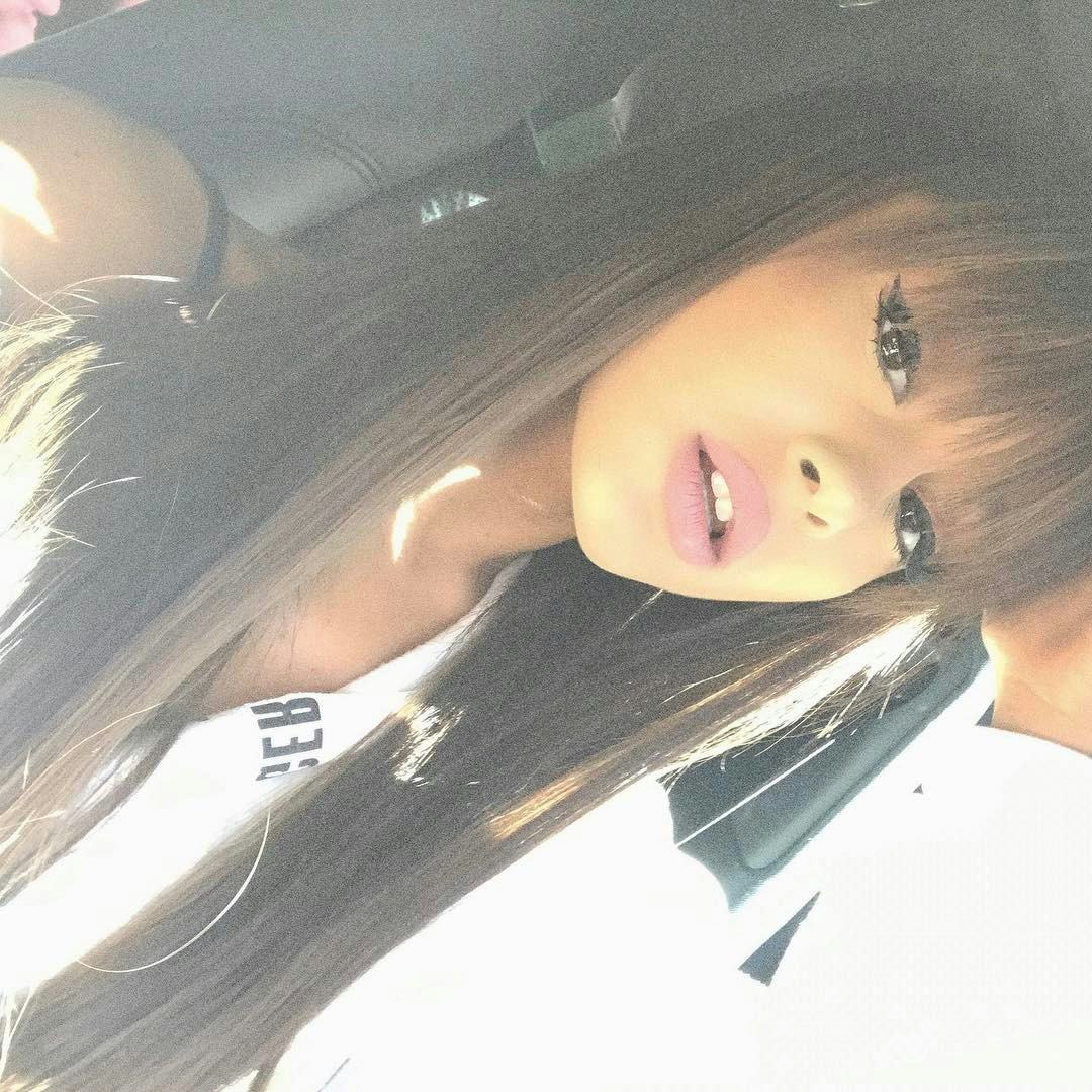 Ariana Grande&rsquo;s bangs in 2016.