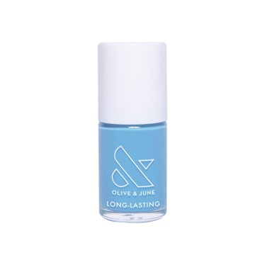 Long-Lasting Nail Polish in Not A Cloud 