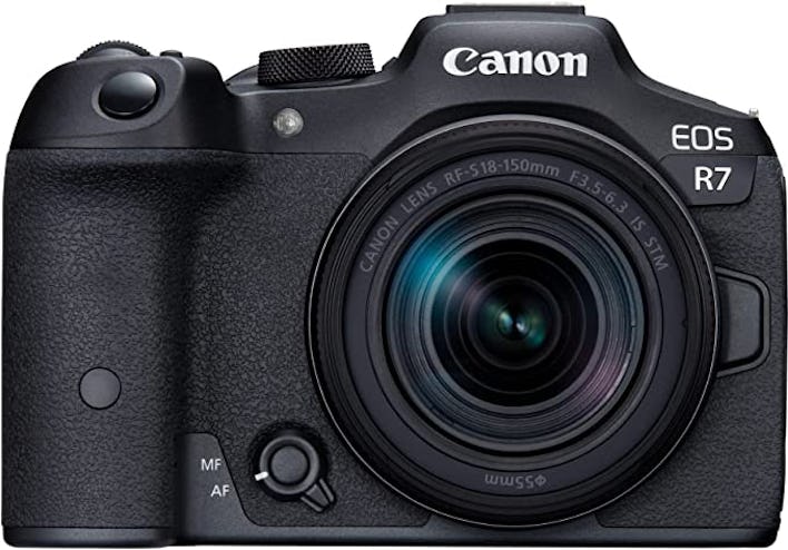 Canon EOS R7.