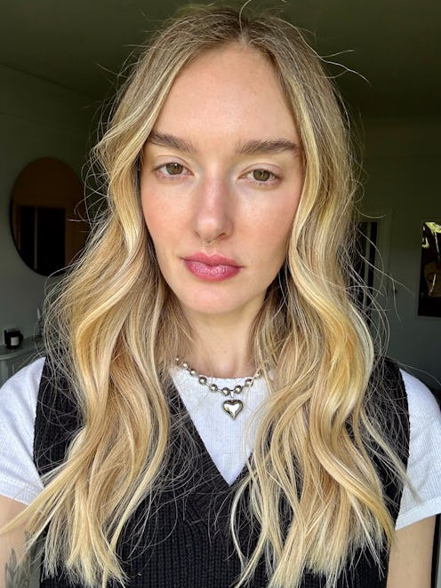 hannah wearing tata harper pink lipstick