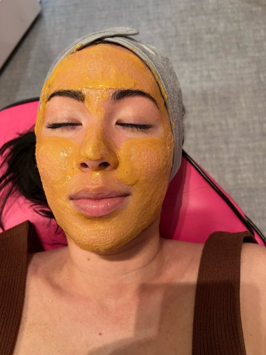 My skin was covered in the Glam Oxypod during my geneo facial.