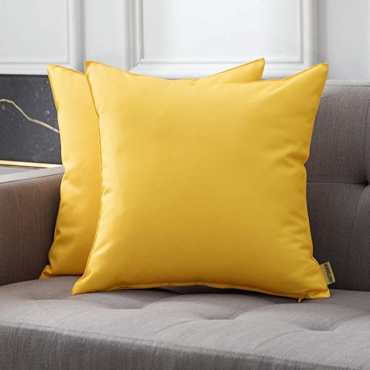 MIULEE Waterproof Pillow Covers (2-Pack)