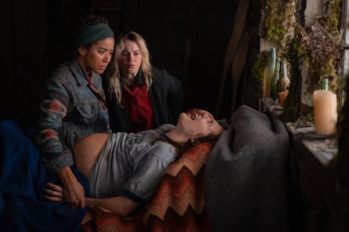 Jasmin Savoy Brown as Teen Taissa, Sophie Thatcher as Teen Natalie and Sophie Nélisse as Teen Shauna...
