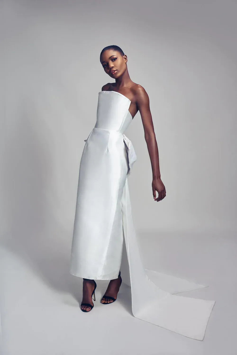 10 Midi Wedding Dresses That Toe The Line Between Timeless & Trendy