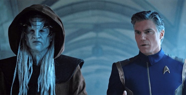 The Klingon Time Keeper (Kenneth Mitchell) and Captain Pike (Anson Mount) in Star Trek: Discovery Se...