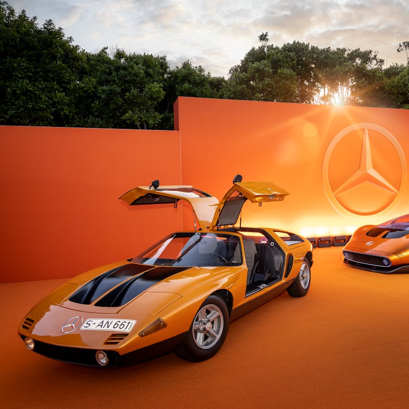 Mercedes-Benz Vision One-Eleven behind the C 111. 