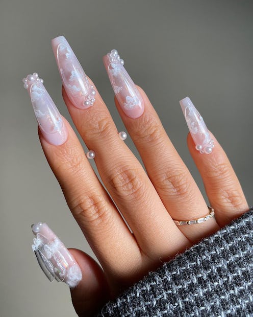 The perfect nail art trend for each zodiac sign, according to astrologers.