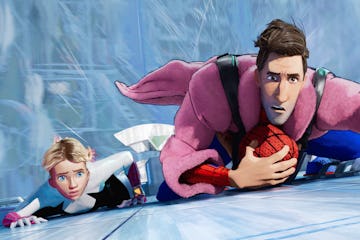 格温·斯黛西(海莉·斯坦菲尔德)、彼得·b·帕克(杰克约翰逊)和他的女儿五月天在哥伦比亚π…