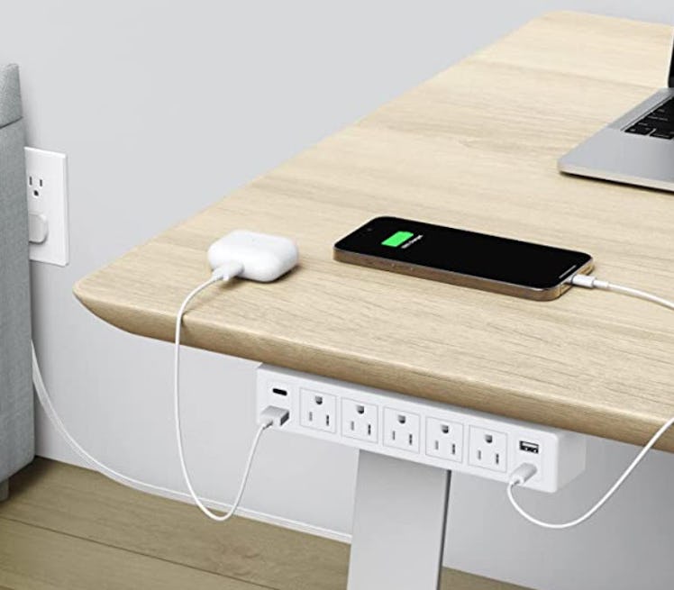 ANNQUAN Mountable Under Desk Power Strip