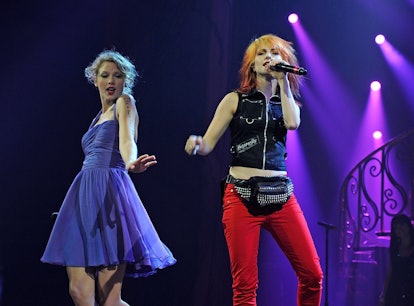 NASHVILLE, TN - SEPTEMBER 16: Taylor Swift and Hayley Williams perform at the Bridgestone Arena on S...