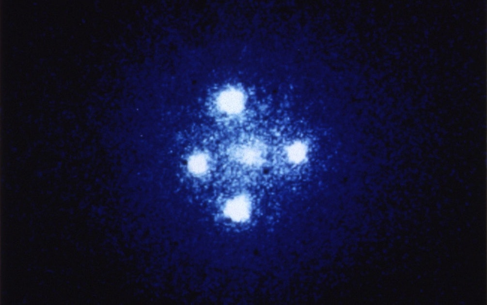 Los astrónomos detectaron la misma supernova 4 veces debido al efecto de Einstein