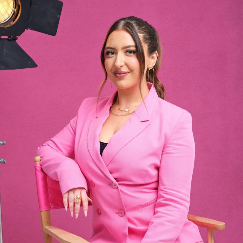 Alix Earle's makeup artist Alexis Oakley reveals the TikTok beauty trends to try, how to actually us...