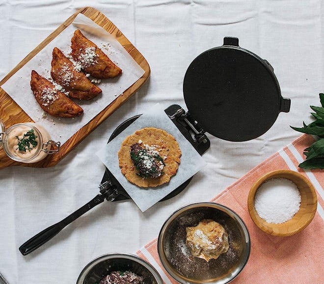 Victoria 8-Inch Cast Iron Tortilla Press