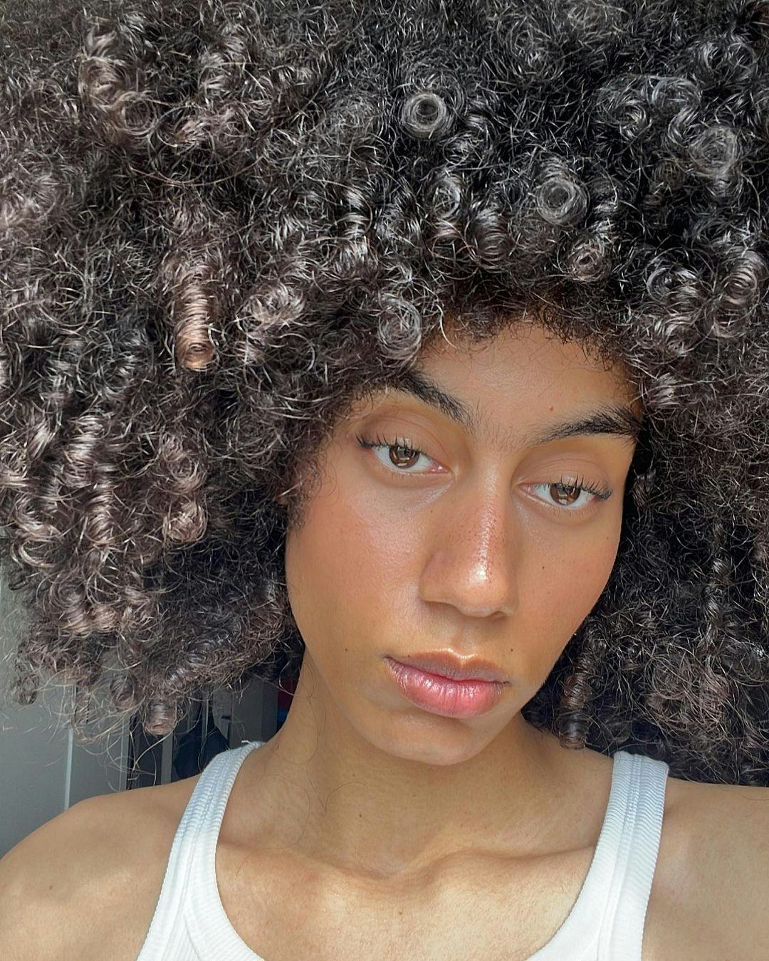 Virgo likes dewy eye makeup.