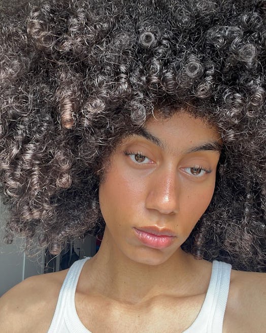 Virgo likes dewy eye makeup.