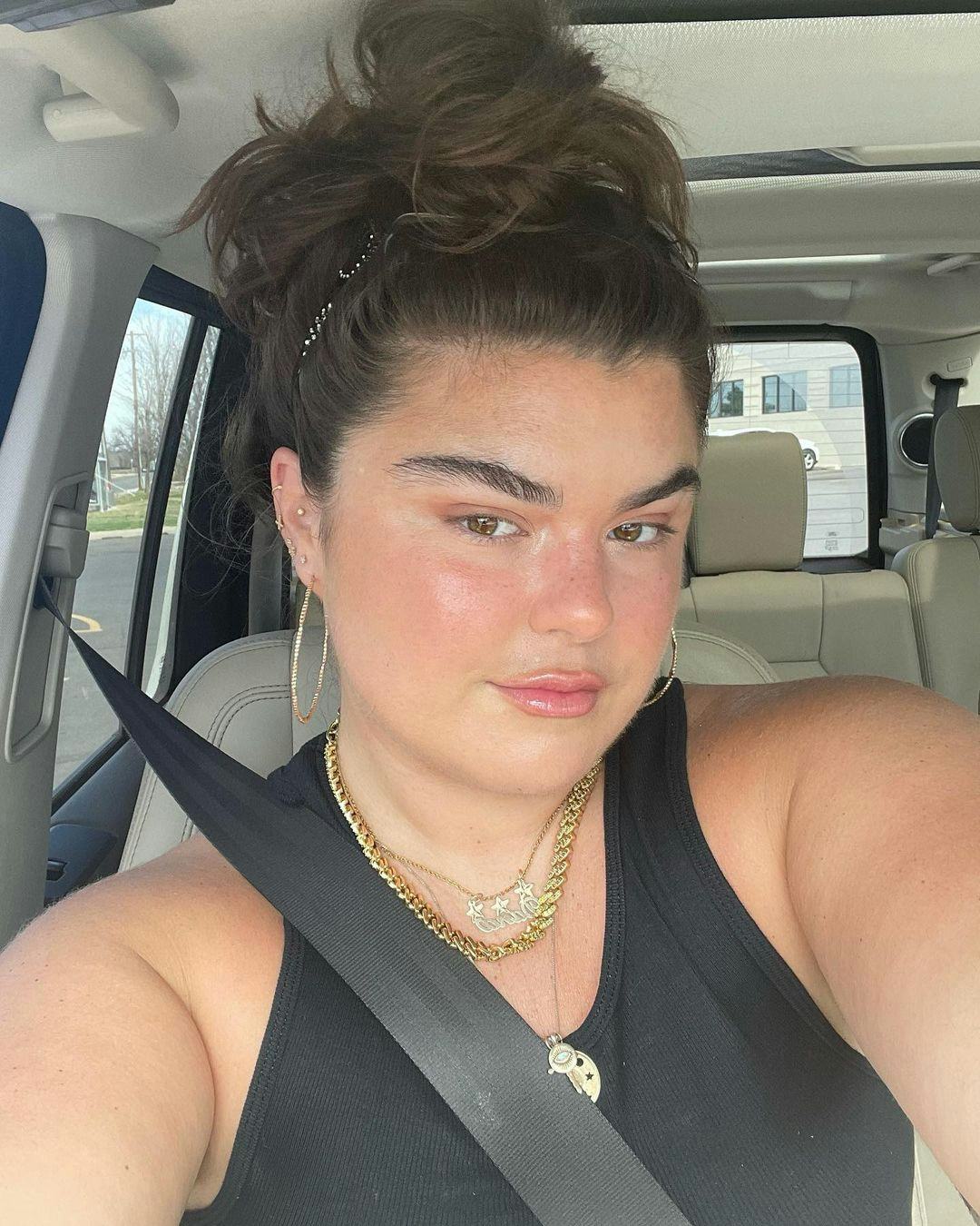 Taurus prefers neutral eyeshadows and understated eyeliner.