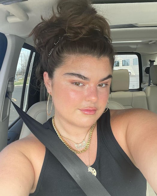 Taurus prefers neutral eyeshadows and understated eyeliner.