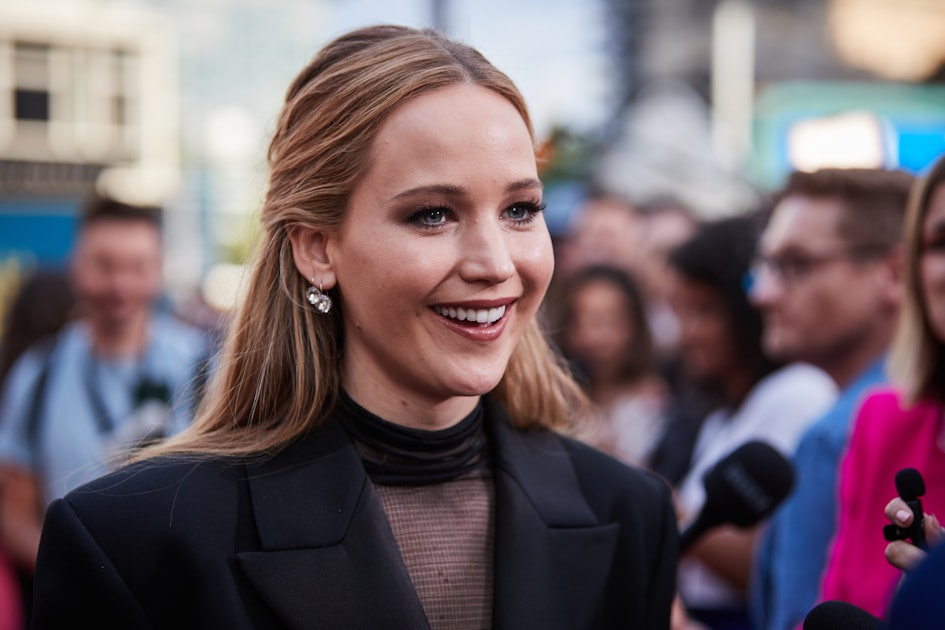 Jennifer Lawrence's Embellished Sheer Gown and Gloves Steal the Show at 'No  Hard Feelings' Premiere