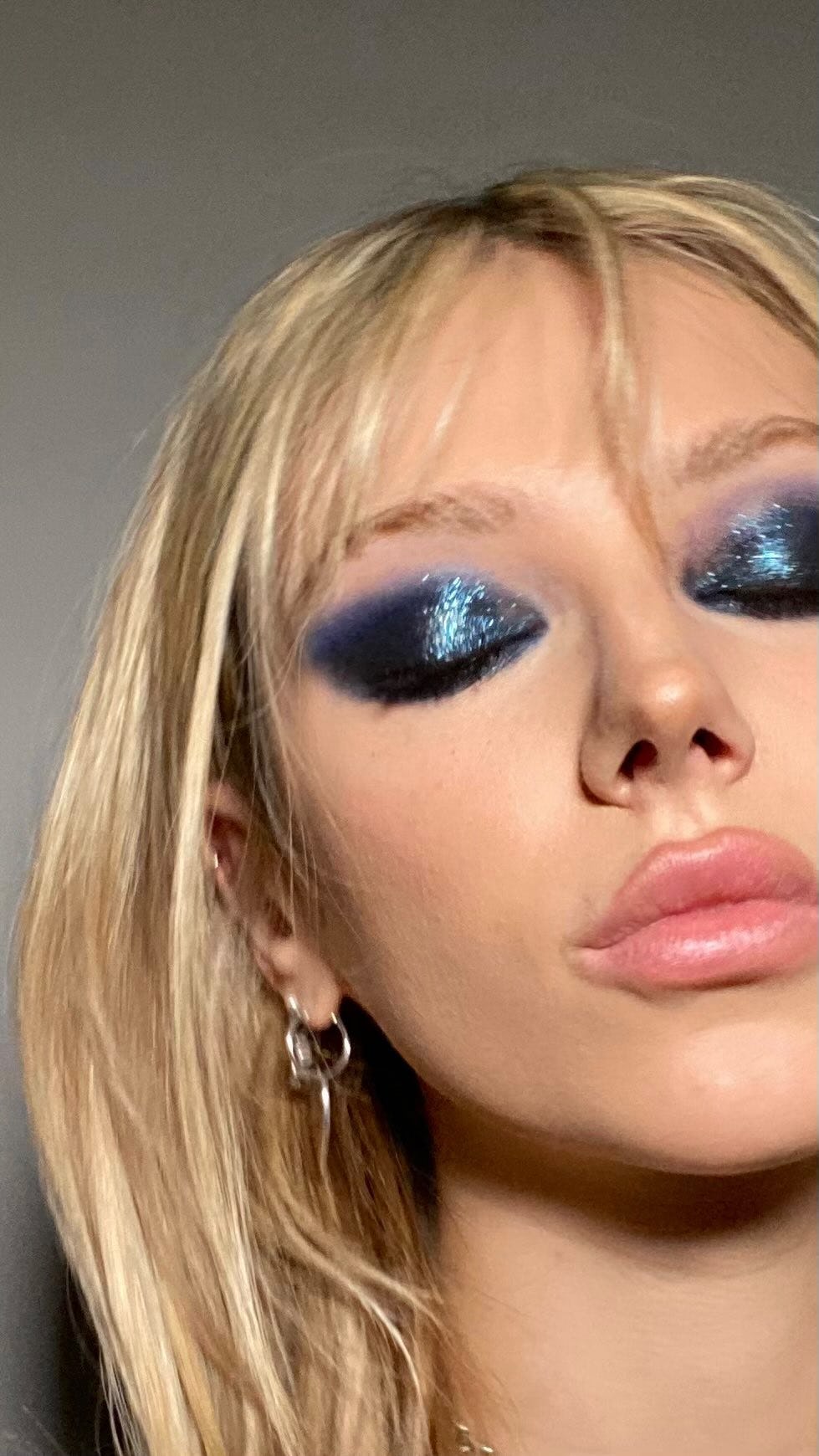 Sag is all about metallics and bold looks.