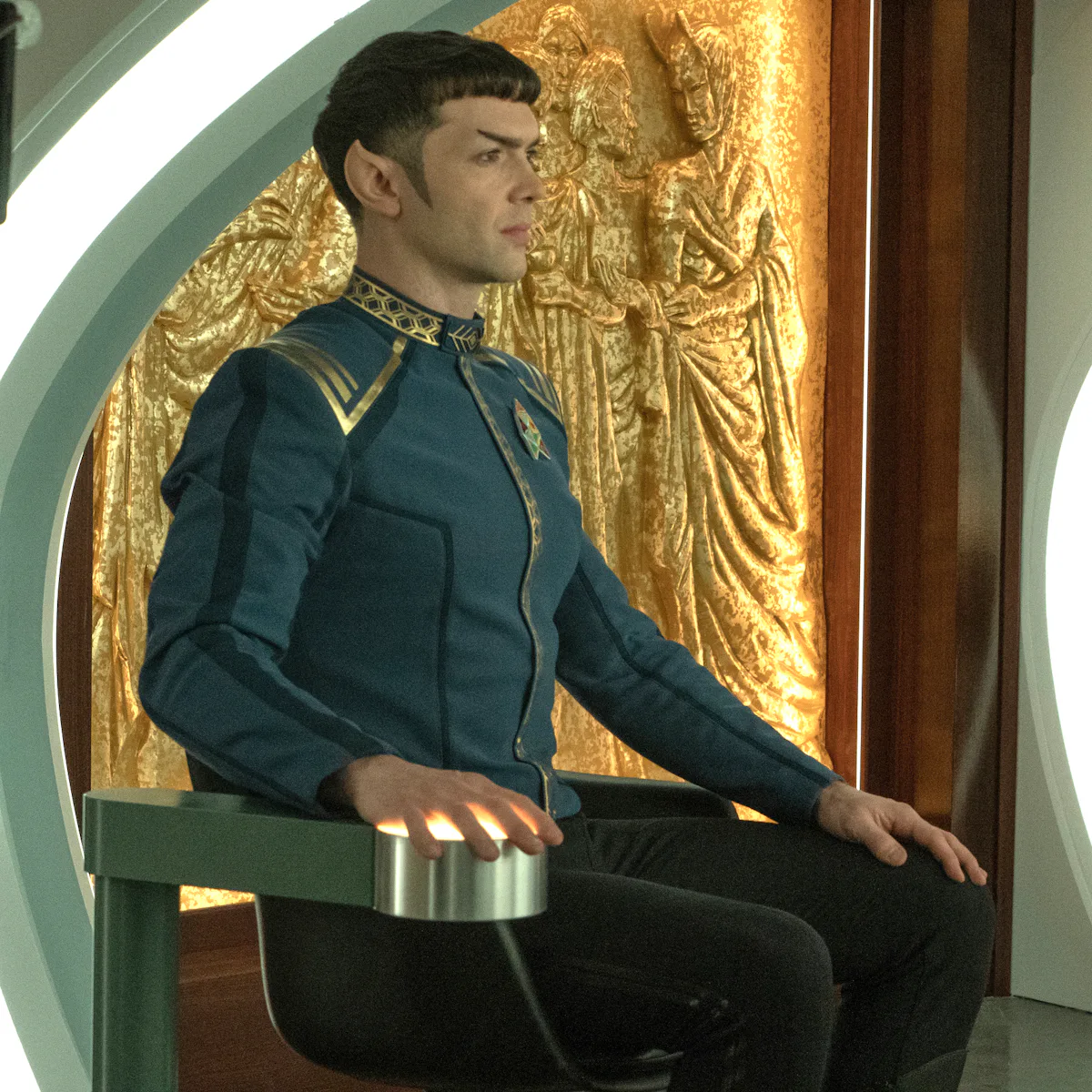 57 Years Later, Star Trek Brought Its Most Underrated Uniform Back 57 Years Later, Star Trek Brought Its Most Underrated Uniform Back