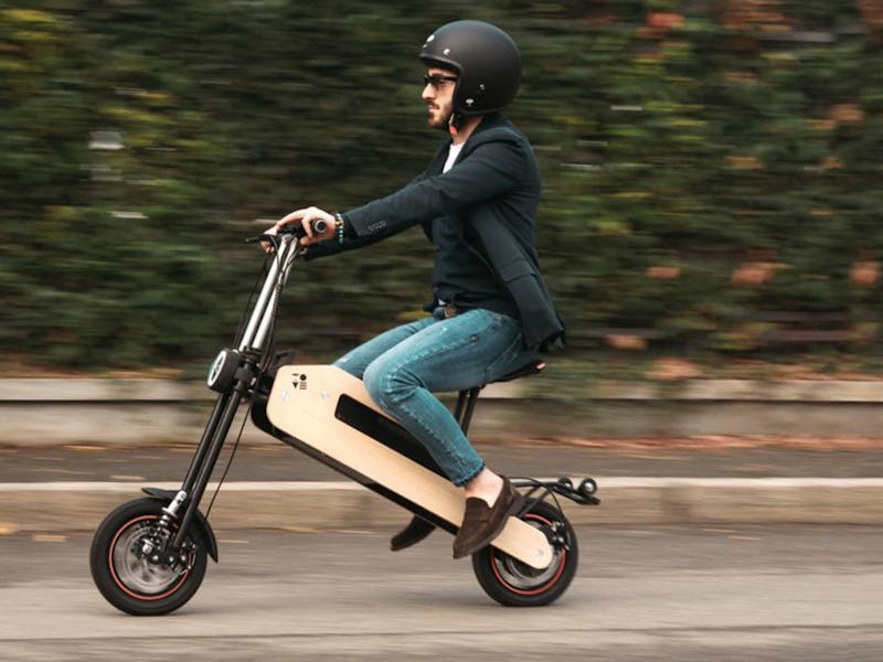 TOM folding e-bike made of bamboo