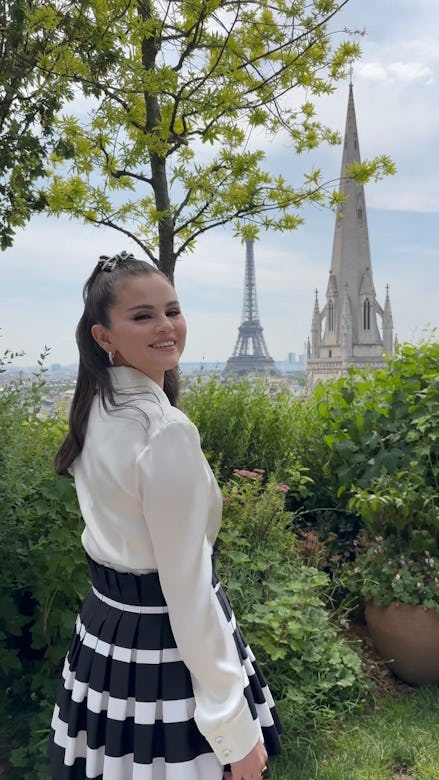 Selena Gomez hair bow in Paris