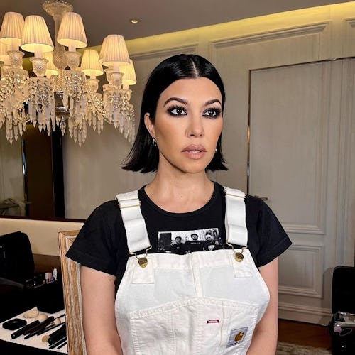 Kourtney Kardashian dark eye makeup and flipped bob