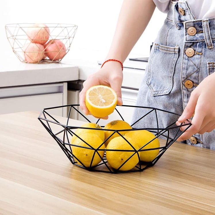 TEETOOKEA Metal Wire Fruit Bowl